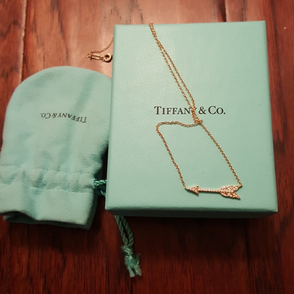 RARE. Tiffany & Co. Arrow Rose gold Necklace